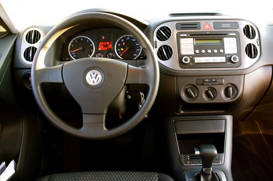  Volkswagen Tiguan S 2009 года  (фото 20 из 25)